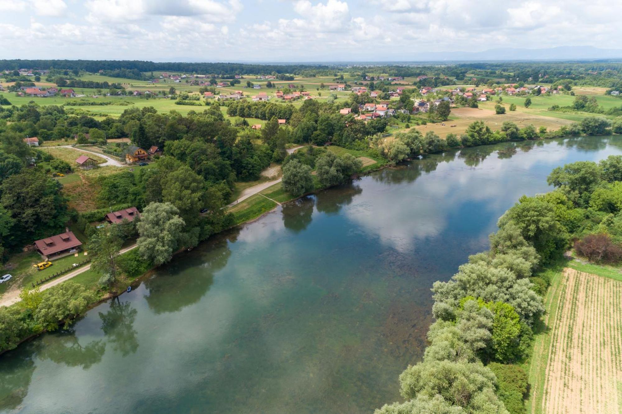 Zagreb, Kuca Za Odmor Swan River Holiday House Lasinja Exteriér fotografie