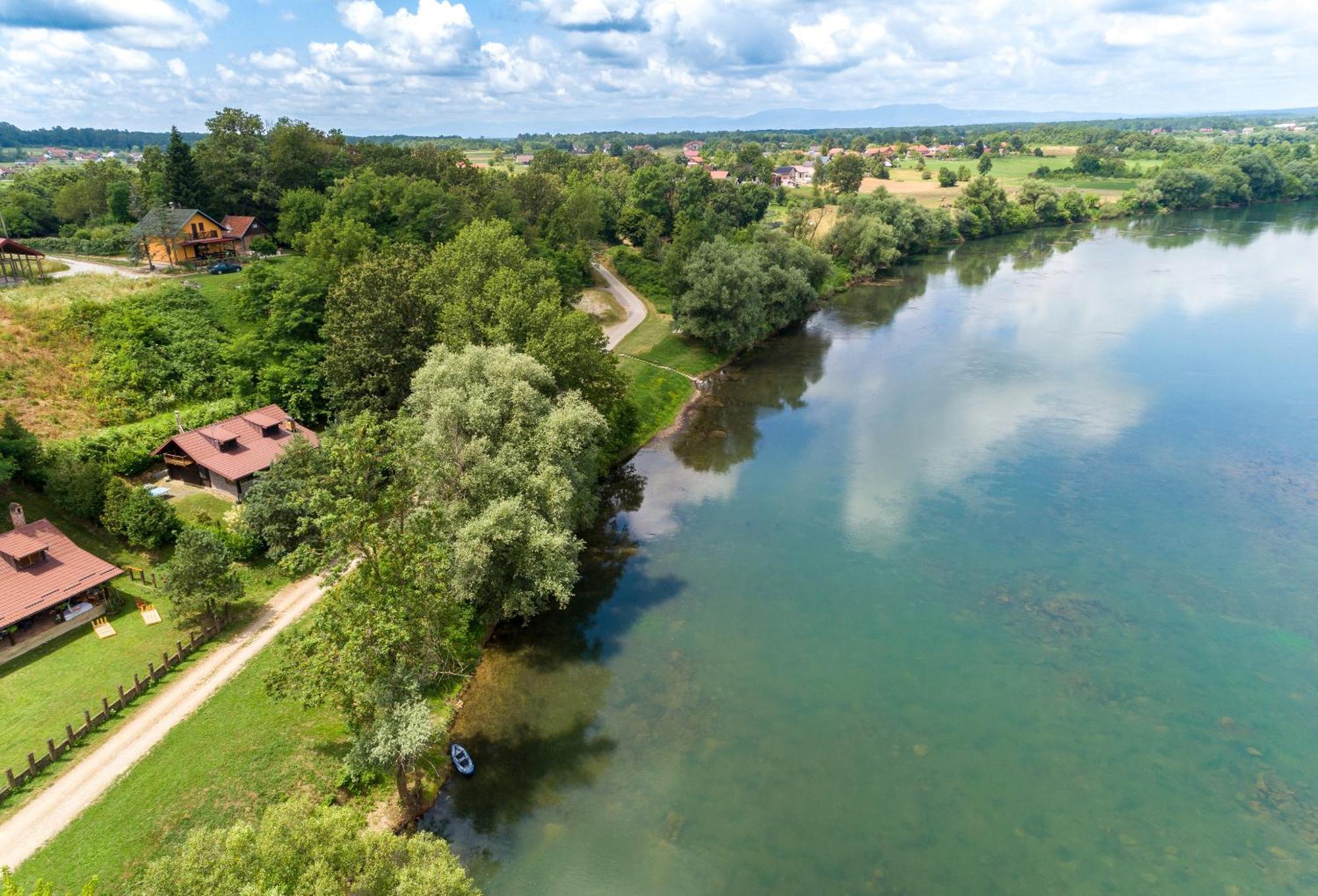 Zagreb, Kuca Za Odmor Swan River Holiday House Lasinja Exteriér fotografie